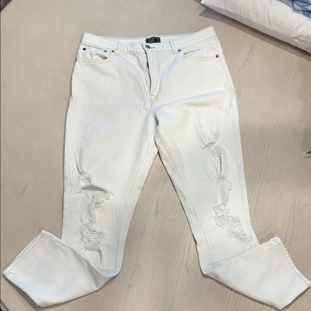 White Distressed Women's Skinny Jeans